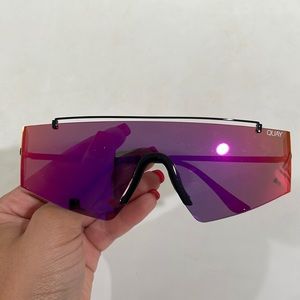 QUAY sunglasses pink